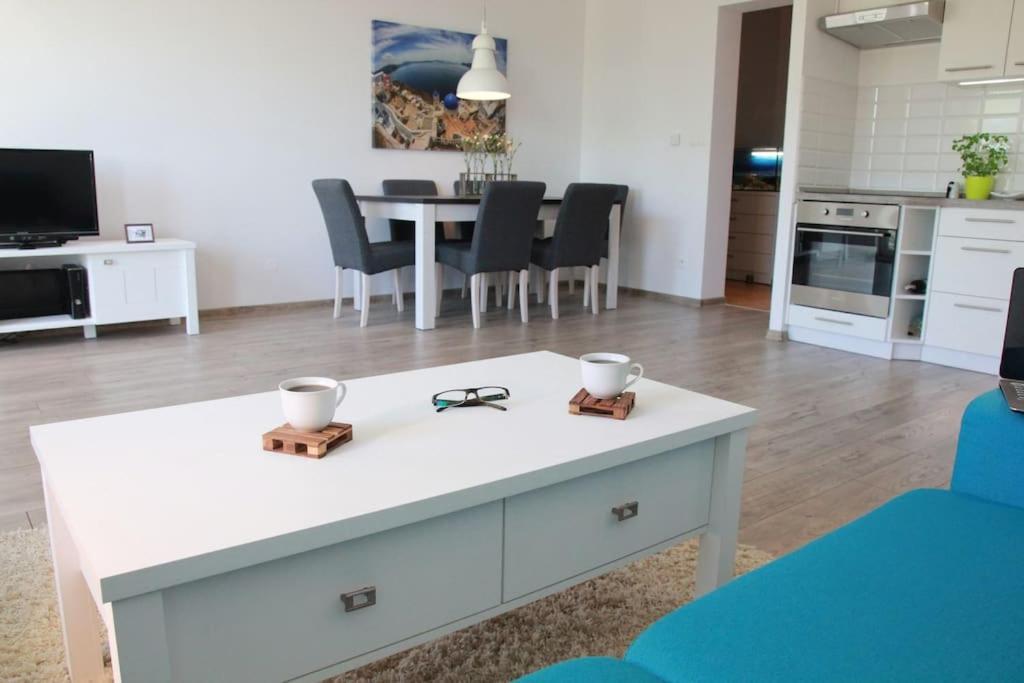 Апартаменти Przestronny Apartament Centrum Miedzy 2 Jeziorami Ольштин Екстер'єр фото